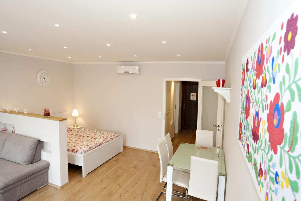 Aurora Apartment Danube View Budapest Exterior foto